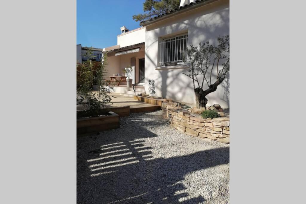 MAISON 5 Personnes EN GARRIGUE - PISCINE-SPA PRIVÉ Langlade Extérieur photo