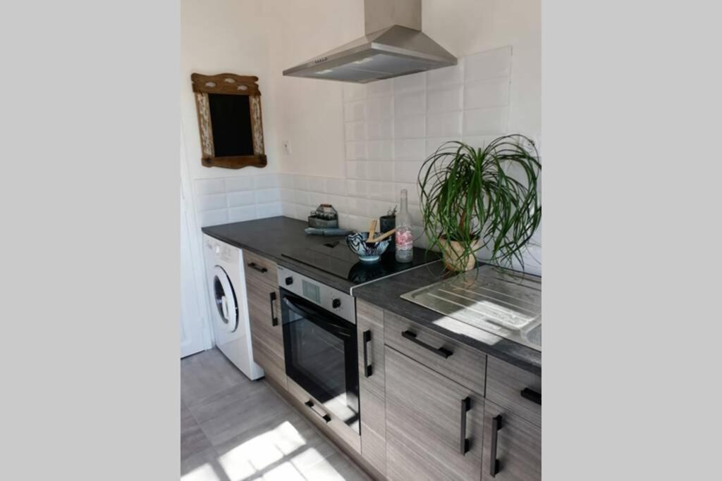 MAISON 5 Personnes EN GARRIGUE - PISCINE-SPA PRIVÉ Langlade Extérieur photo