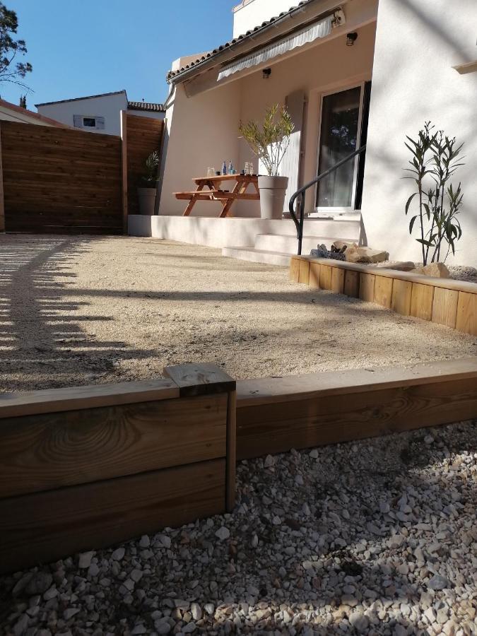 MAISON 5 Personnes EN GARRIGUE - PISCINE-SPA PRIVÉ Langlade Extérieur photo